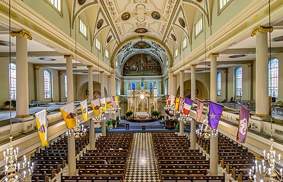 view-down-center-aisle-st-louis-cathedral